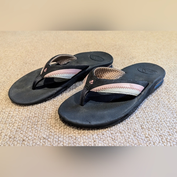 Reef Sandals with Bottle Opener - Picture 4 of 5